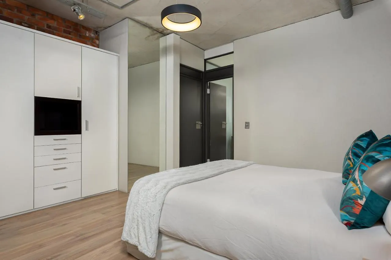 Metropolis Apartments ケープタウン 0*,